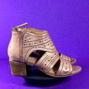 Not Rated Pink The working Girl Heeled Sandal Women's Shoe Size 7.5